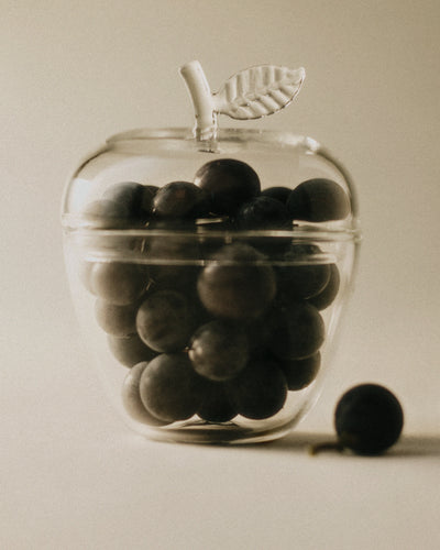 La Pomme - Clear - Editorial Three