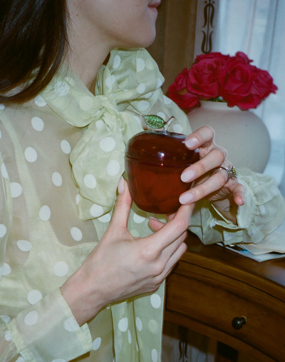 La Pomme - Red - Editorial Two