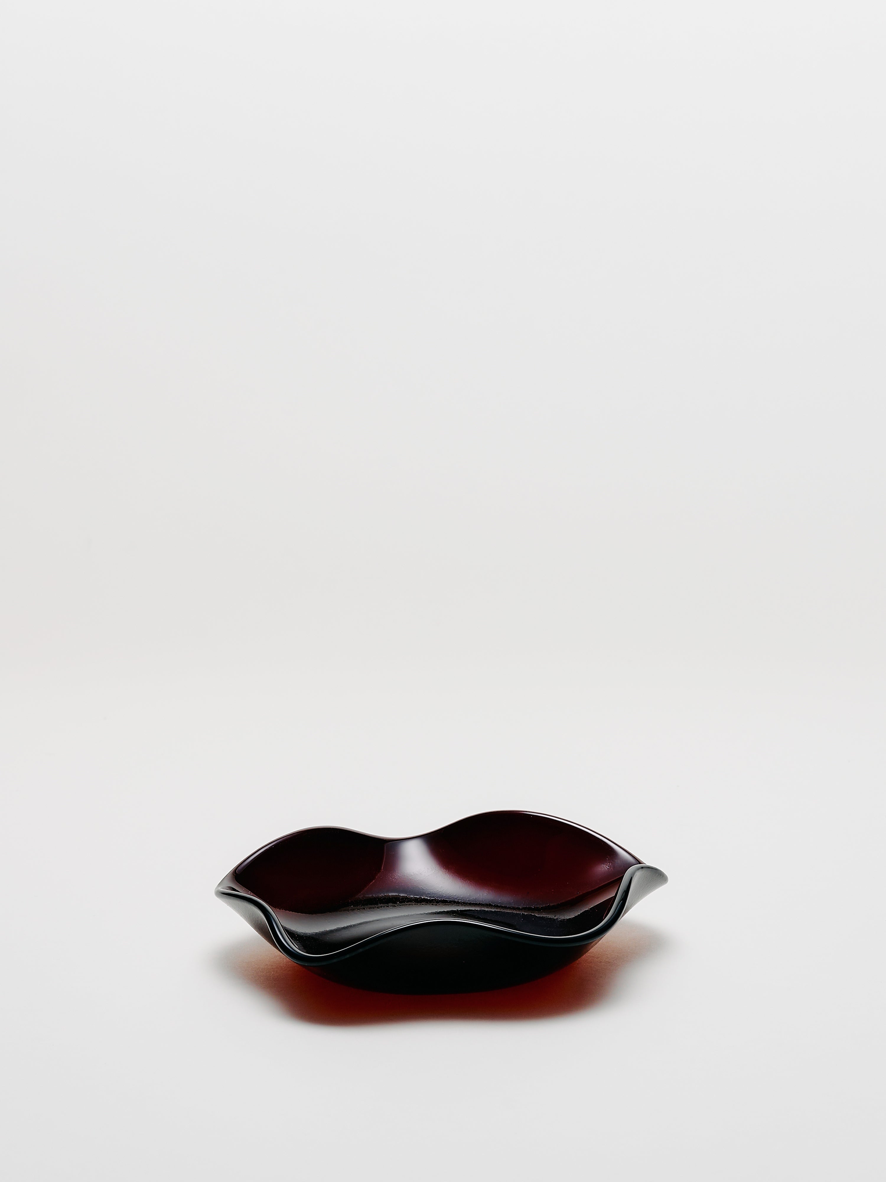 Small Petal Plate - Pecan