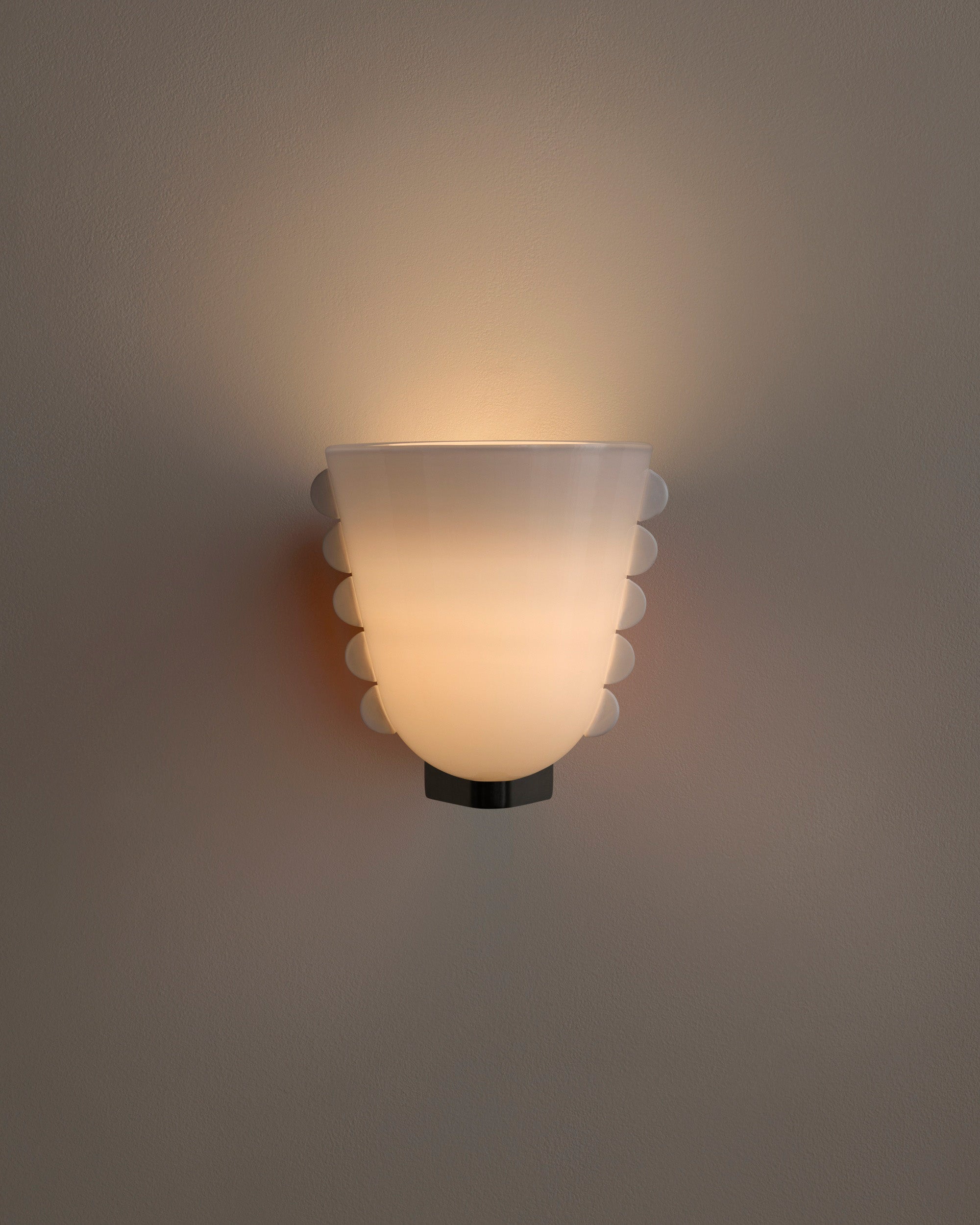 Calla Sconce, Medium
