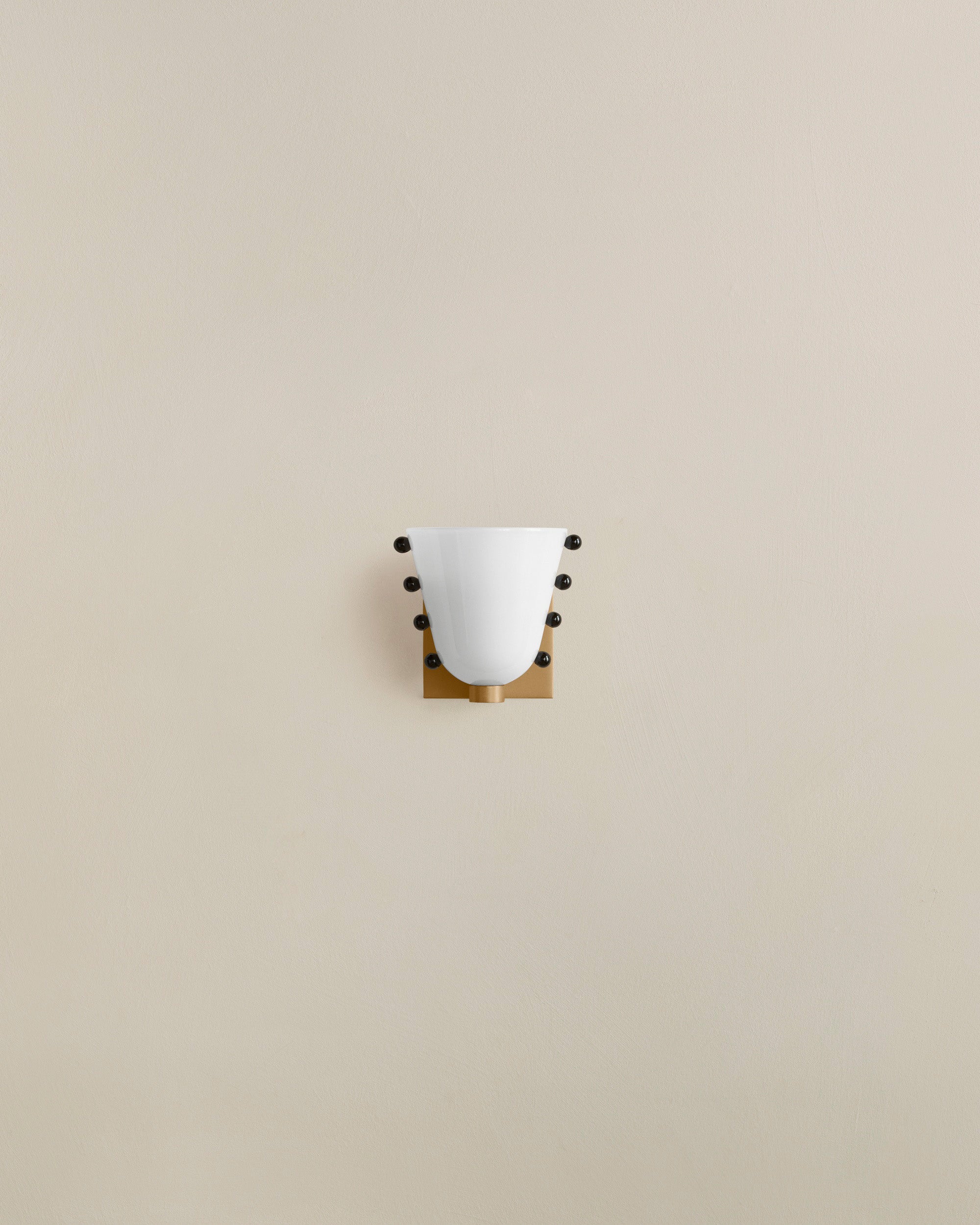 Gemma Sconce, Medium