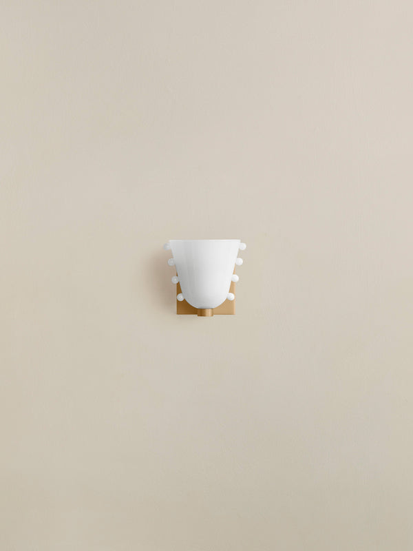 Gemma Sconce, Medium