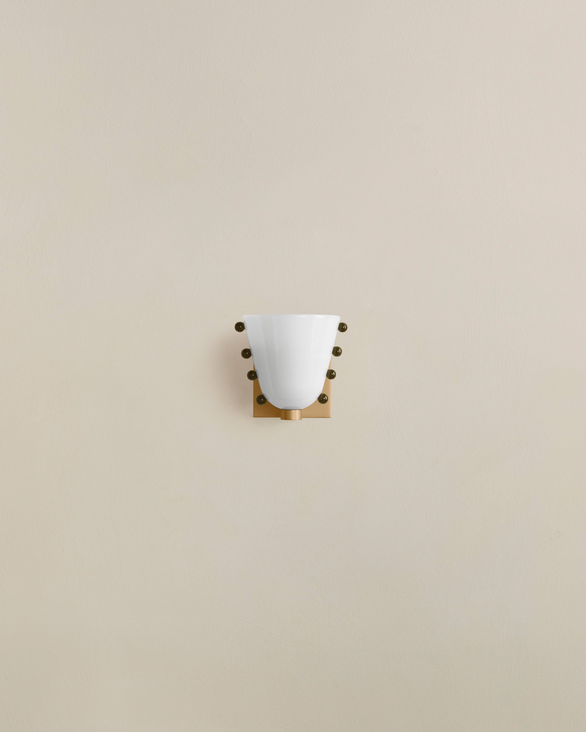 Gemma Sconce, Medium
