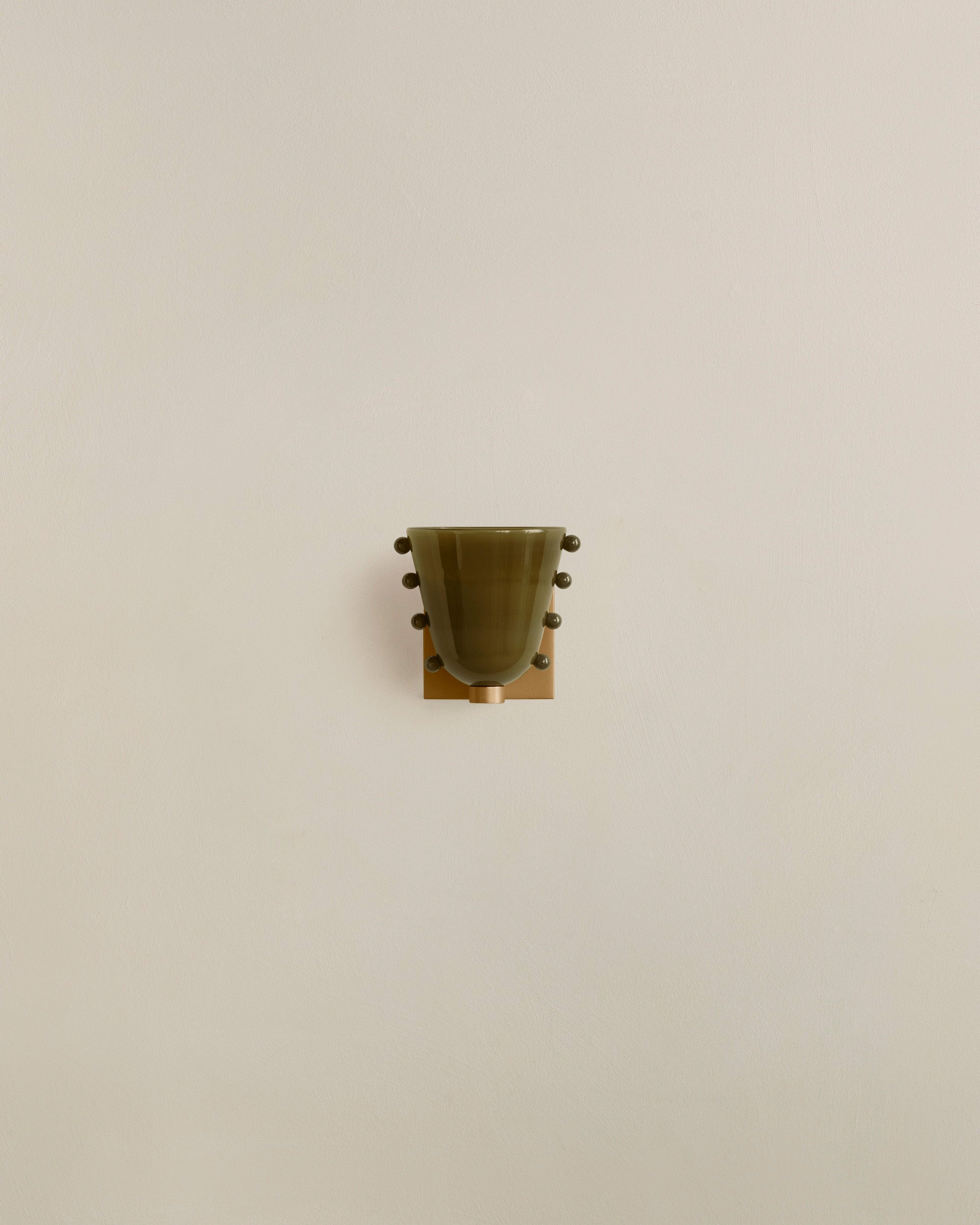Gemma Sconce, Medium