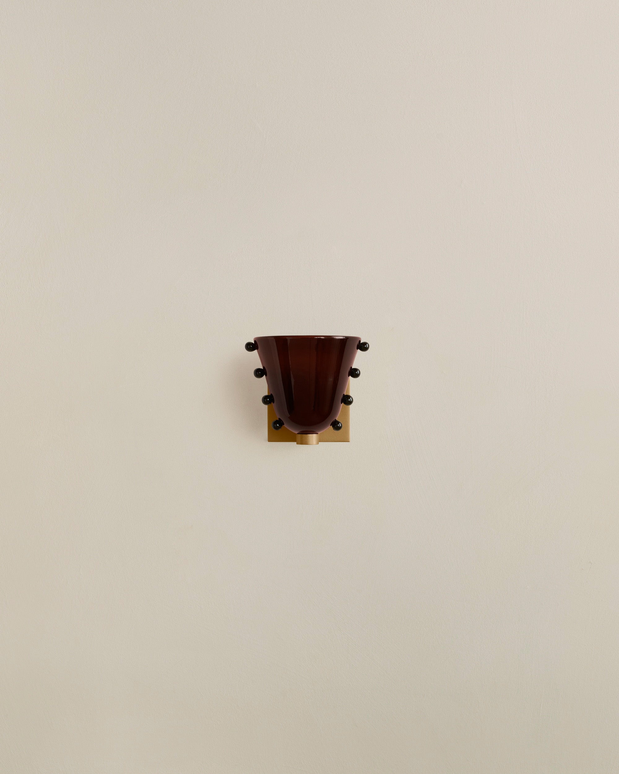 Gemma Sconce, Medium